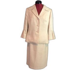 Le Suit Skirt Suit Women's Size 10 Cream 2-Piece Set Blazer & Skirt 3/4 Sleeve